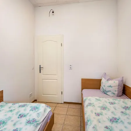 Luetzen Apartamento *